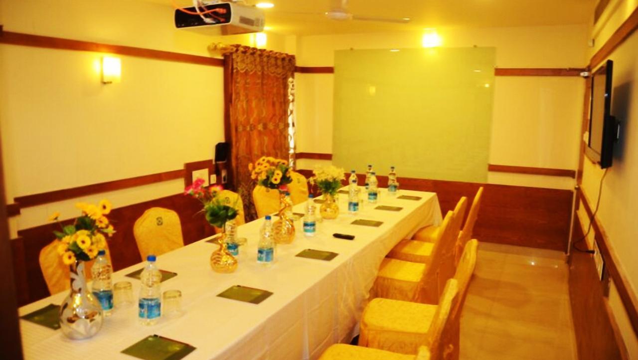 Budget Hotel Khammam Екстериор снимка